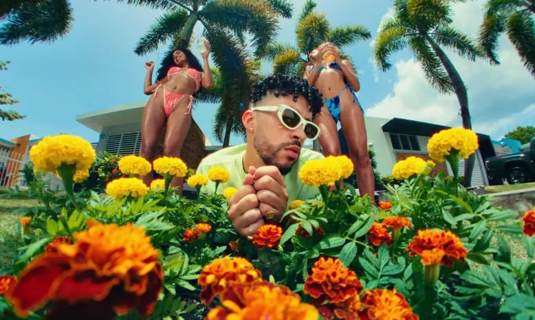 Me Porto Bonito - Bad Bunny & Chencho Corleone
