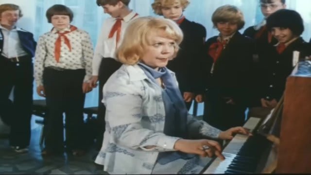 Krylatye Kacheli - Prikluycheniya Electronika