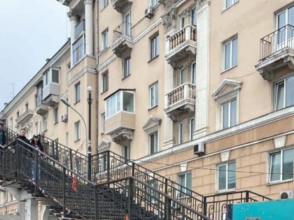 Во Владивостоке началсяремонт надземных пешеходных переходов