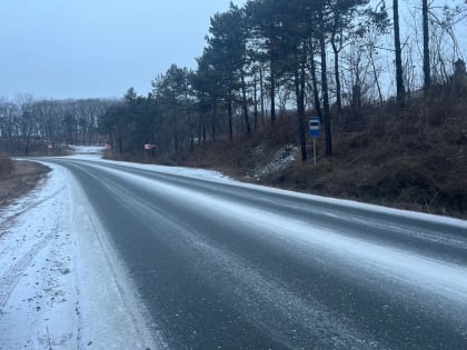 В Находке работает спецтехника на подсыпке автодорог