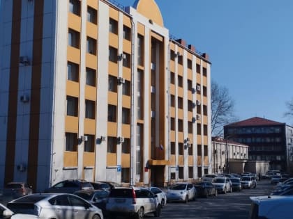 На территории Находкинского городского суда установлено дополнительное освещение