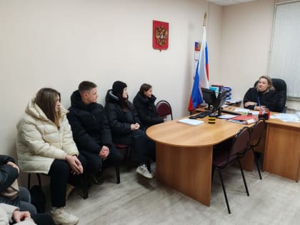 В рамках Всероссийской акции «Студенческий десант» студенты посетили Шкотовский районный суд Приморского края