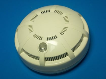 О мере социальной поддержки отдельным категориям граждан по оснащению жилых помещений автономными дымовыми пожарными извещателями