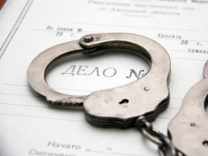 Приморец зашёл в чужую квартиру и требовал налить ему спиртного, угрожая ножом