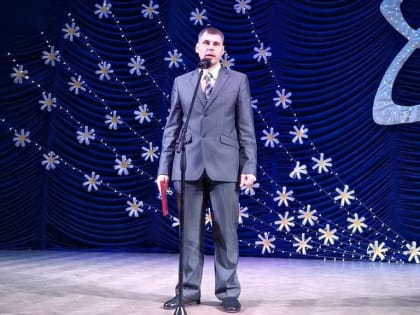 В ЛЕСОЗАВОДСКЕ ЖЕНЩИН ПОЗДРАВИЛИ С 8 МАРТА