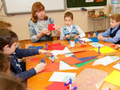 Во ВШЭ оценили расходы россиян на кружки и репетиторов для детей