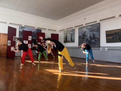 Лаборатория современного танца ДВГИИ провела открытый урок «Восточный гороскоп»