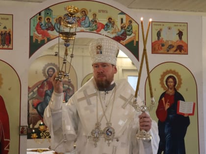 В праздник Преображения Господня митрополит Владимир совершил Божественную литургию во временном храме строящегося кафедрального собора