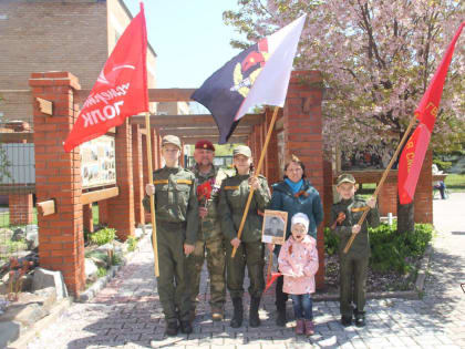 Кадеты Гвардейской смены накануне Дня Победы приняли участие в праздничном мероприятии в православной гимназии Владивостока