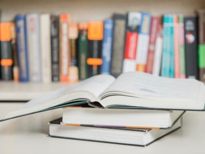 Министр просвещения сообщил о нехватке учебников в российских школах