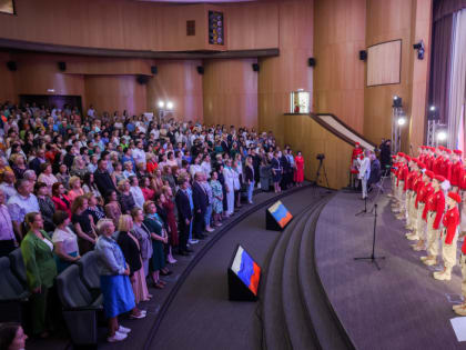 ОЛЕГ КОЖЕМЯКО ОБРАТИЛСЯ К ПЕДАГОГАМ ПРИМОРЬЯ