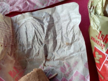 Шокирующее открытие в Арсеньеве: шоколадные батончики с червяками