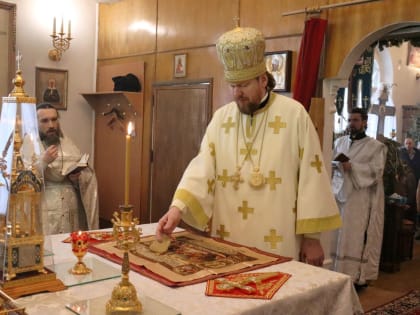 Митрополит Владимир совершил Божественную литургию в храме священномученика Евсевия Самосатского Марфо-Мариинского женского монастыря