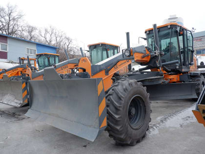 В этом году в АО «Примавтодор» поступят 315 новых единиц дорожной техники