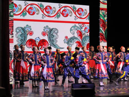 Празднование работников образования в Артемовске