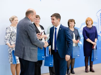 Министерство науки и высшего образования отметило наградами сотрудников ДВФУ