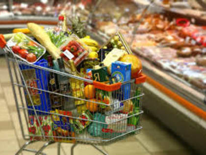 Эксперты считают, что до осени в России будут снижаться цены на продукты