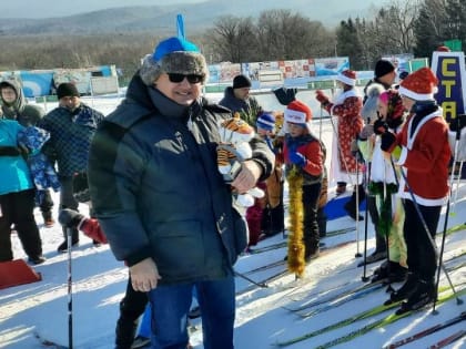 Костюмированная лыжная гонка прошла накануне Рождества в с. Калиновка