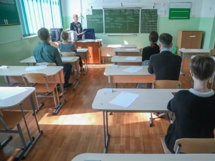 Следом за вузами. В Госдуме требуют реформу школьного образования