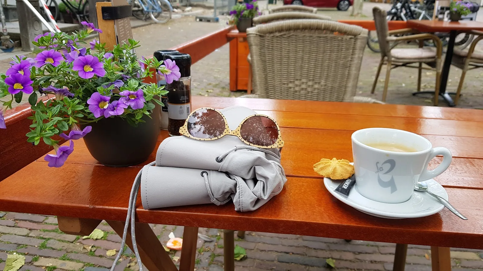 Een foto van het terras