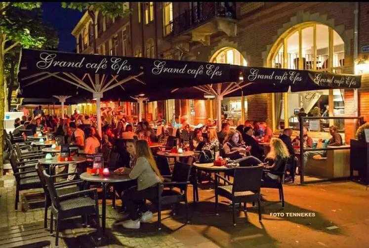 Een foto van het terras