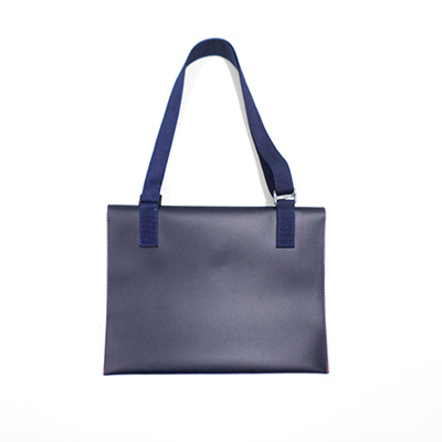 Vista traseira da Pasta IBM azul, perfeita para ações promocionais com brindes personalizados.