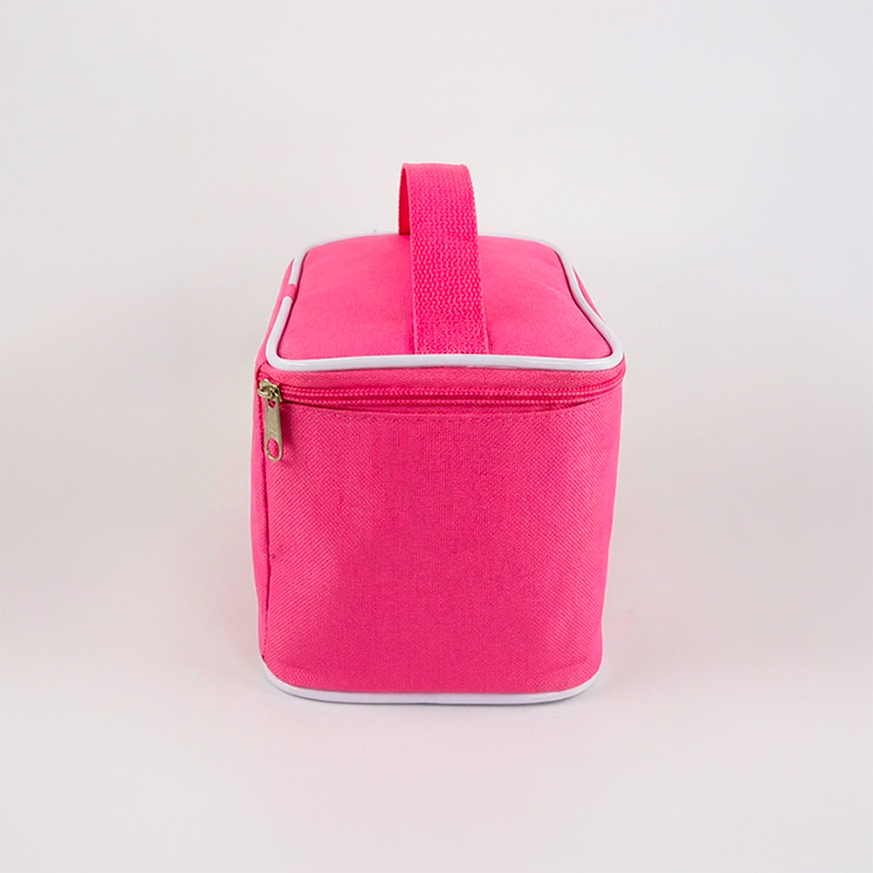 uma térmica rosa vista de lateral