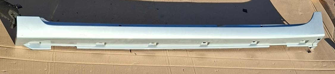 2009-2015 BMW 750i F01 Left Side Skirting