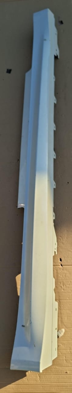 2017 BMW M4 F82 Right Side Skirting