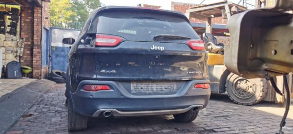 Jeep Grand Cherokee 3.2 KL 2014 - Stripping For Spares