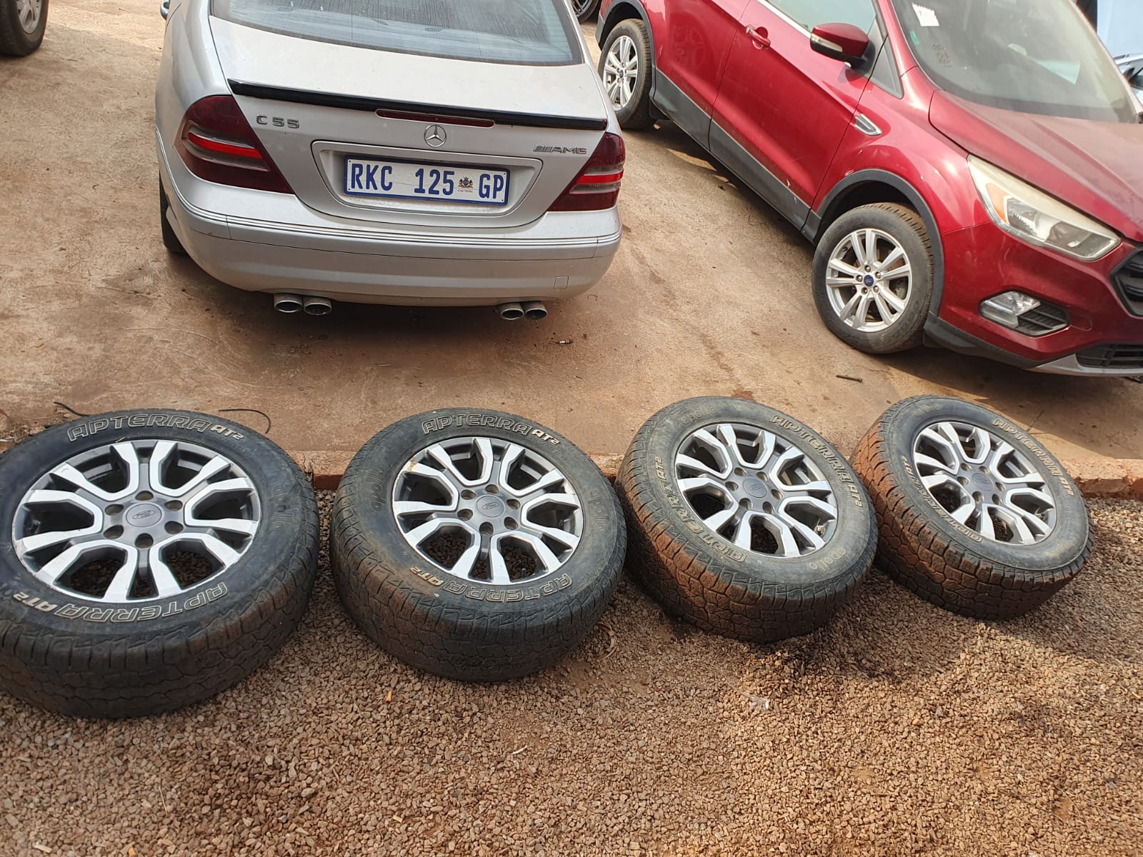 Ford Ranger T7 6 Hole Rims , Apollo tyres 65% 265/60/18