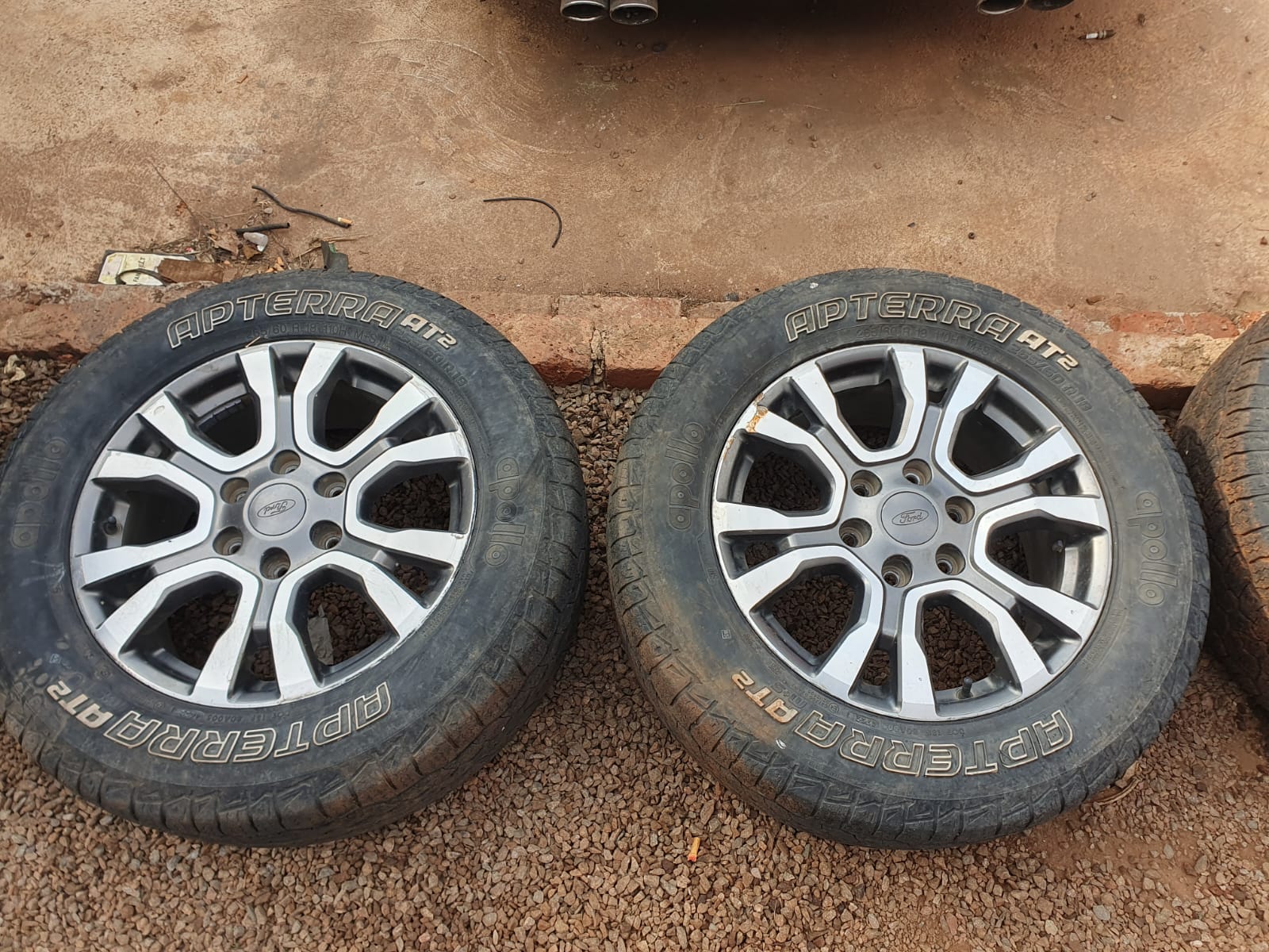 Ford Ranger T7 6 Hole Rims , Apollo tyres 65% 265/60/18