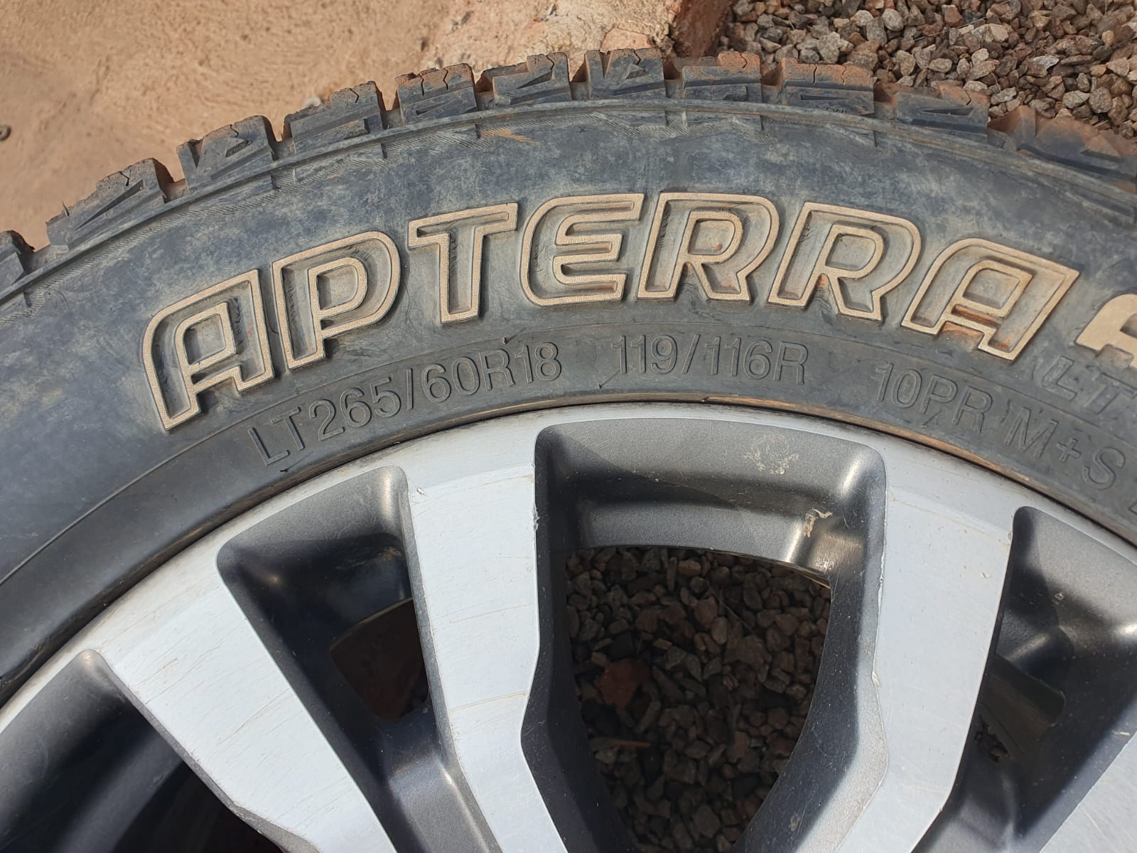 Ford Ranger T7 6 Hole Rims , Apollo tyres 65% 265/60/18