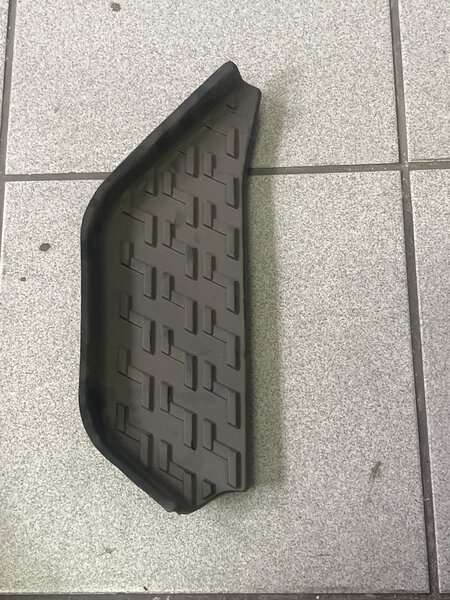 Hyundai H100 front cover step LH