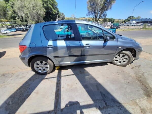 PEUGEOT 307 2008 stripping for spares and parts