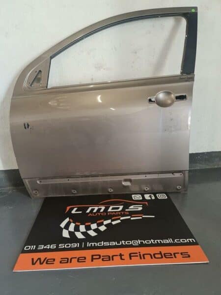 Nissan Qashqai 2012 left front doors
