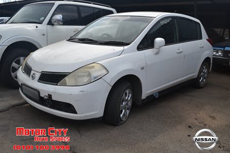 Nissan TIIDA 1.6 Acenta