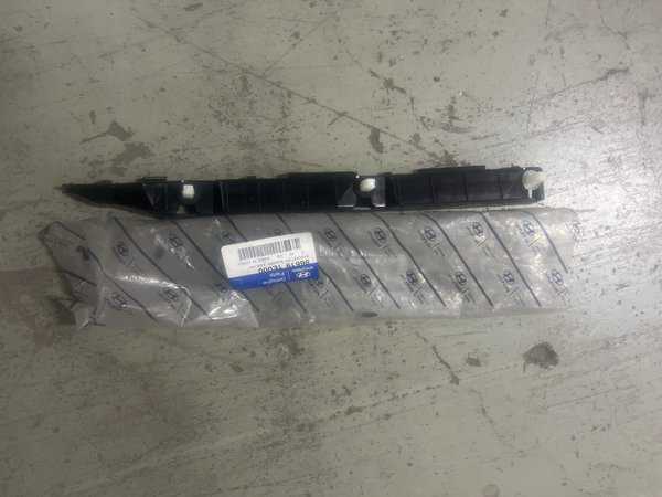 Hyundai accent RH bumper bracket for Hyundai Accent