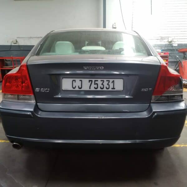 VOLVO S60 2.0L 2006 STRIPPING FOR SPARES