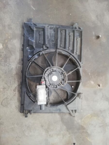 VOLVO V40 T3 2014 RADIATOR FAN FOR SALE