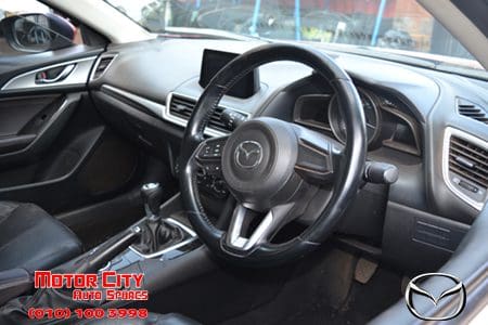 MAZDA 3 1.6