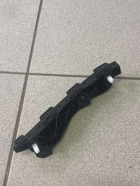 Hyundai IX35. Bracket fr bumper MTG SIDE for Hyundai IX35