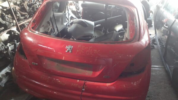 Peugeot 2007 stripping for spares and parts