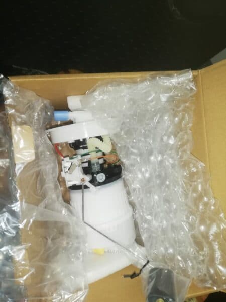 VOLVO S40/C30 BRAND NEW FUEL PUMP FOR SALE