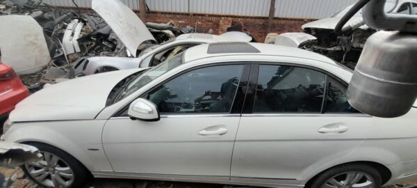 Mercedes Benz C200 W204 2009 stripping for spares and parts