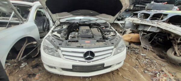 Mercedes Benz C200 W204 2009 stripping for spares and parts