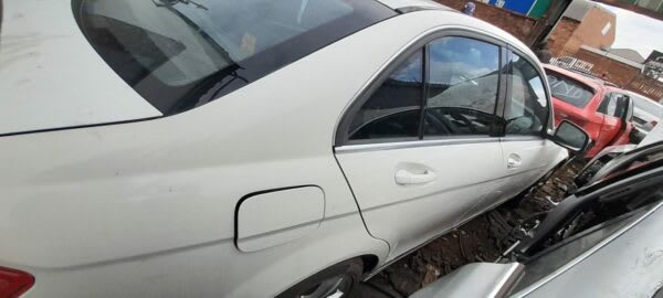 Mercedes Benz C200 W204 2009 stripping for spares and parts