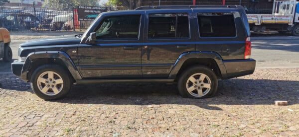 Jeep Commander 3.0 Sport 2007 stripping for spares and parts