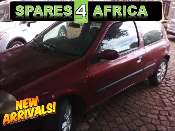 Renault Clio 2014 stripping for spares and parts