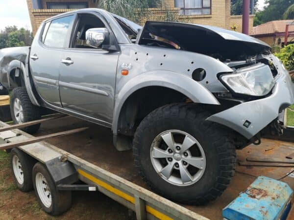 Mitsubishi Triton stripping for spares and parts